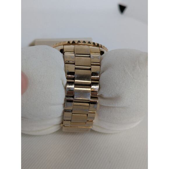 Michael Kors Runway Silver Dial Silver Steel Strap Watch for Women - MK5428 - Picture 3 of 6